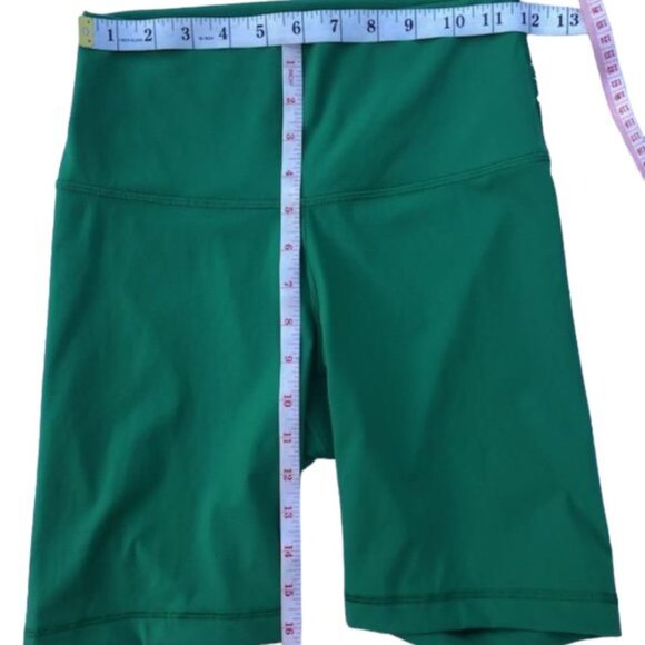 Everlane Perform  green bike shorts sz S NEW - Picture 5 of 5